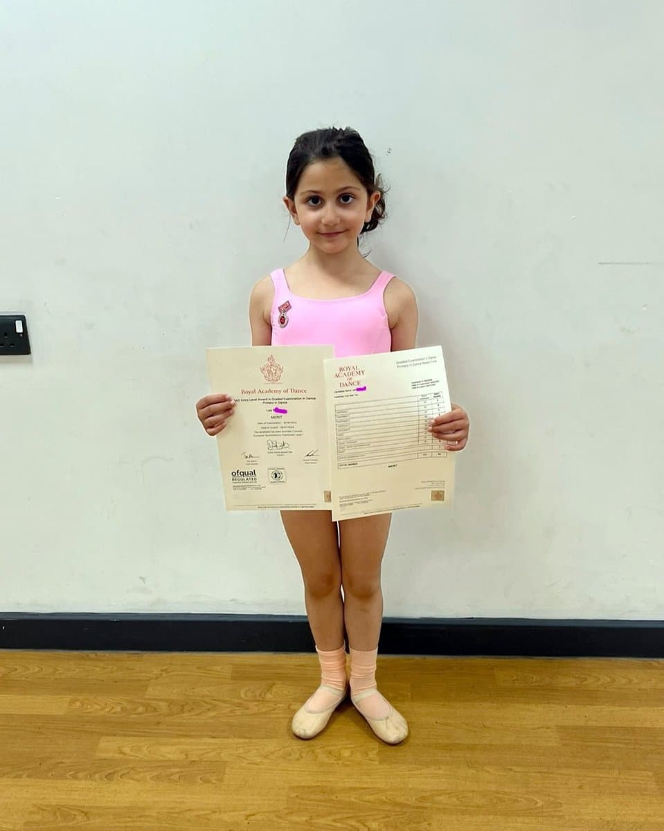 En Pointe Theatre Arts students celebrating RAD and ISTD exam results in Cardiff